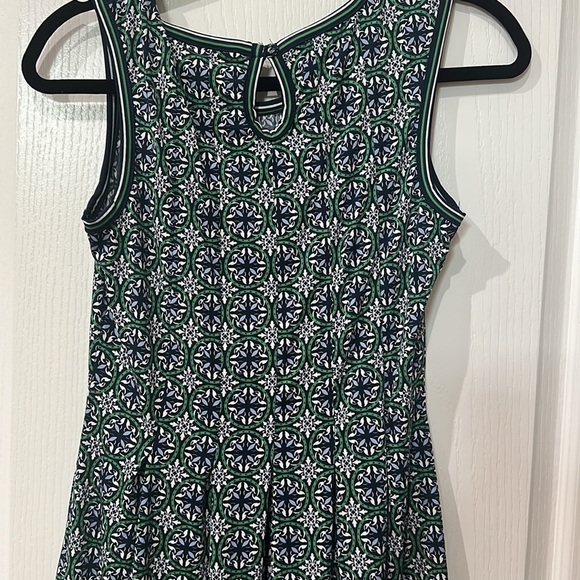 NWT max studio size small, pleated bottom, sleeveless dress - Picture 6 of 7